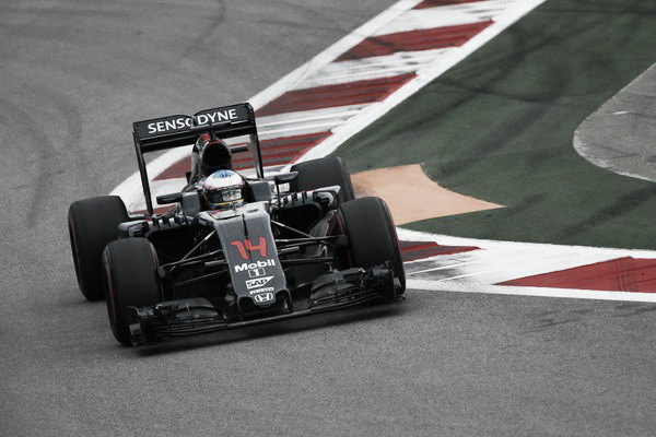Fernando Alonso rueda sobre el trazado ruso | Twitter oficial de la F1