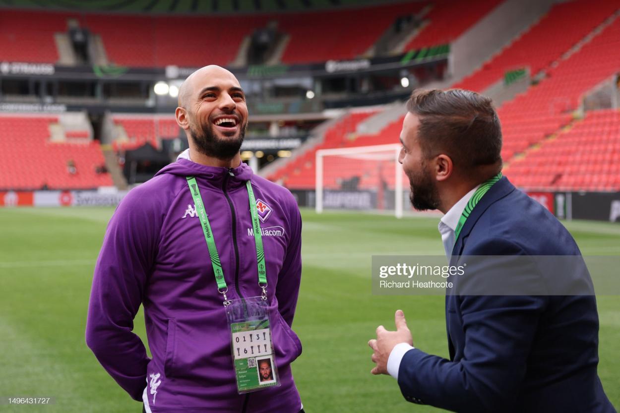 Sofyan Amrabat of ACF Fiorentina reacts as they inspect the pitch ahead of the UEFA Europa Conference League 2022/23 final match between ACF Fiorentina and <b><a  data-cke-saved-href='https://www.vavel.com/en/data/west-ham' href='https://www.vavel.com/en/data/west-ham'>West Ham</a></b> United FC at Eden Arena on June 06, 2023 in Prague, Czech Republic. (Photo by Richard Heathcote/Getty Images)