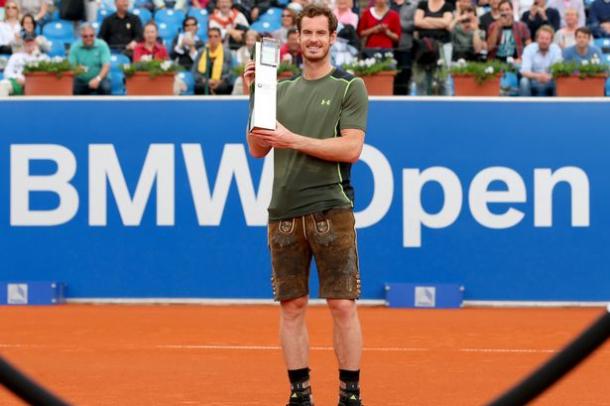 Andy Murray posing with his trophy after his Munich Open win. (source: Getty)