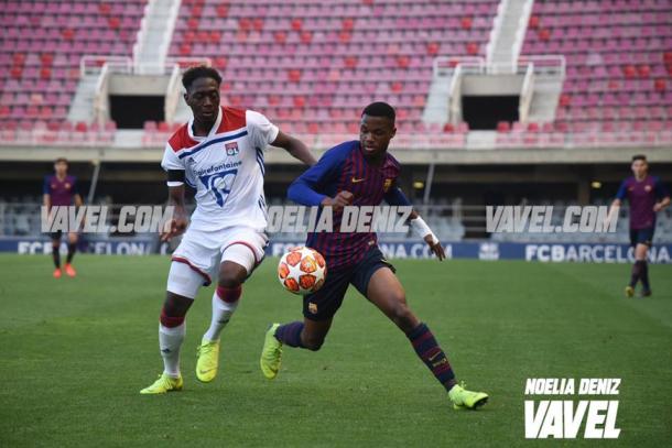Imagen de Ansu Fati con Minolien en el partido Barça-Lyon. FOTO: Noelia Déniz