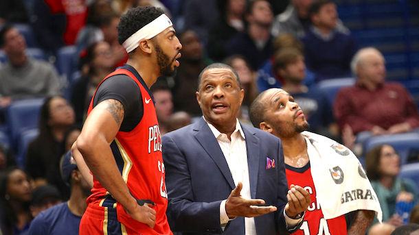 Gentry y Davis en una charla durante un encuentro / Foto: Getty Images