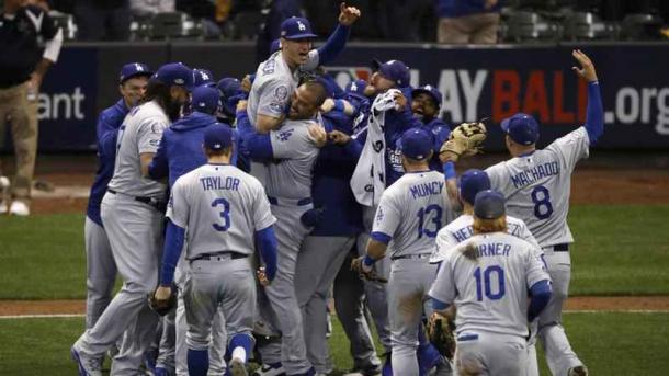 Los Angeles is in back-to-back World Series for the first time in 40 years/Photo: Charlie Riedel/Associated Press