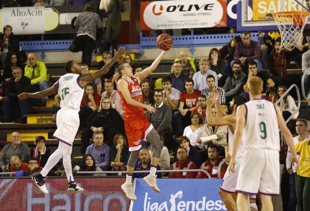 Los 21 puntos de Aranitovic fueron la única buena noticia para ICL Manresa | Foto: basquetmanresa.