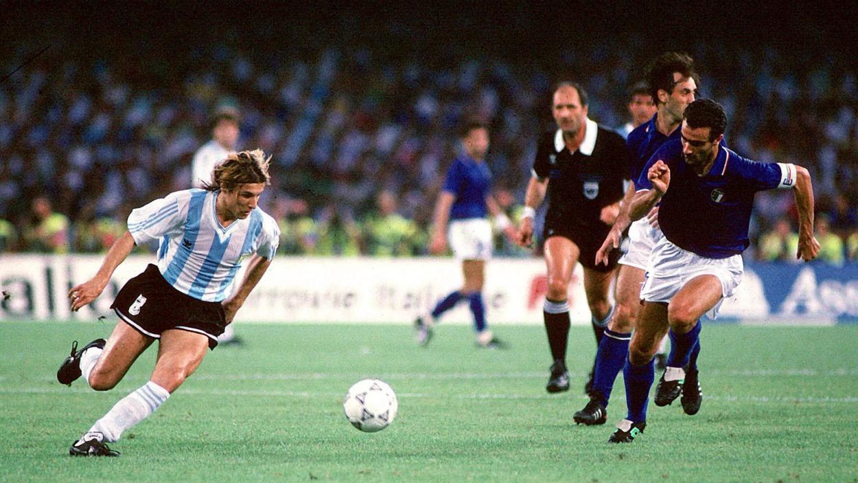 Argentina eliminou a dona da casa Itália na semi em 1990 (Foto: Arquivo/Fifa)