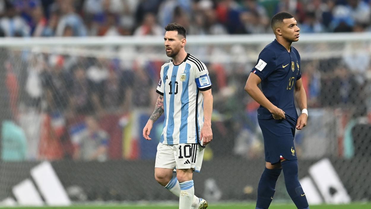 Messi y Mbappe durante la final del mundo
