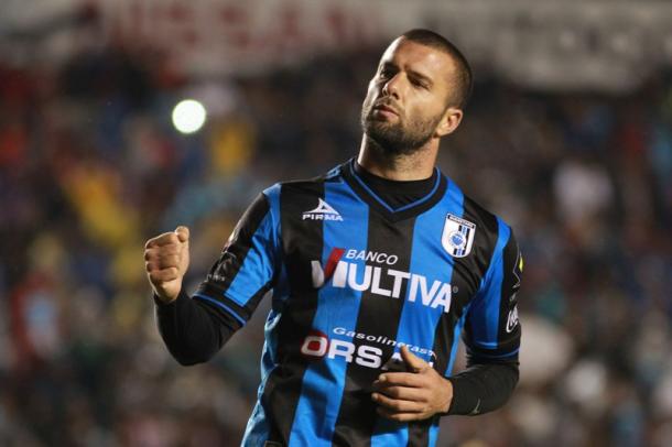 Queretaro F.C. will be hoping to see Emanuel Villa goal scoring streak in the CONCACAF Champions League to continue against D.C. United on Tuesday. Photo provided by Archivo.