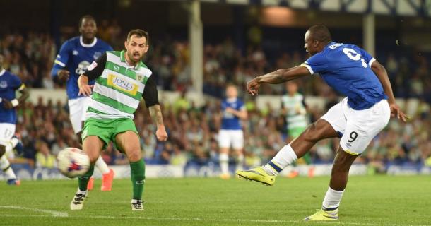 Arouna Kone outshone Everton's star striker Romelu Lukaku with two goals against Yeovil. | Photo: Getty Images