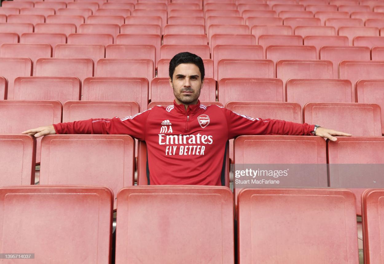 LONDON, ENGLAND - MAY 06: Arsenal manager Mikel Arteta at <strong><a  data-cke-saved-href='https://vavel.com/en/football/2022/04/21/arsenal/1109225-west-ham-united-vs-arsenal-preview-the-gunners-to-land-the-hammer-blow.html' href='https://vavel.com/en/football/2022/04/21/arsenal/1109225-west-ham-united-vs-arsenal-preview-the-gunners-to-land-the-hammer-blow.html'>Emirates Stadium</a></strong> on May 06, 2022 in London, England. (Photo by Stuart MacFarlane/Arsenal FC via Getty Images)