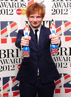 Ed Sheeran recoge sus dos premios BRITs en 2012 | Foto: BRIT Awards
