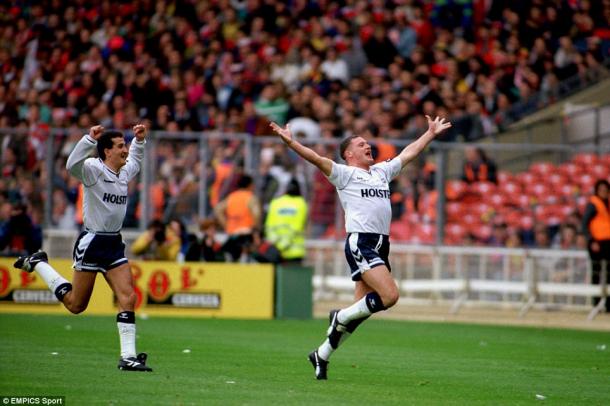 Paul Gascoigne celebrando su histórico gol en la semifinal de la FA Cup de 1991 ante el Arsenal. Foto: Empics sports via Daily MAil