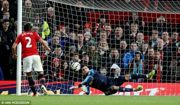 Vito Mannone in action during Sunderland's Capital One Cup semi-final victory over Manchester United back in 2014 | Photo: Ian Hodgson 
