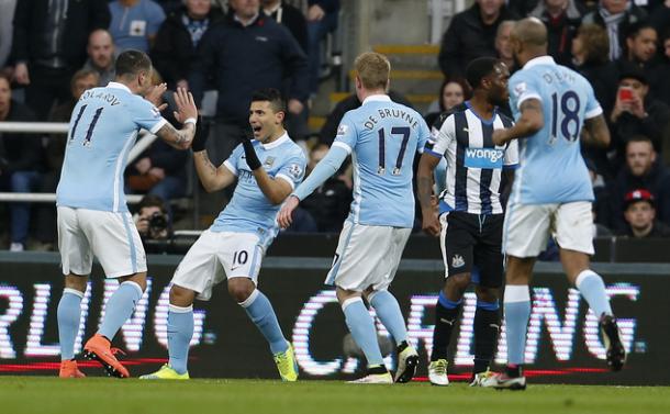 Los jugadores del City celebran el tanto de Agüero en Newcastle. Foto: Daily Mail