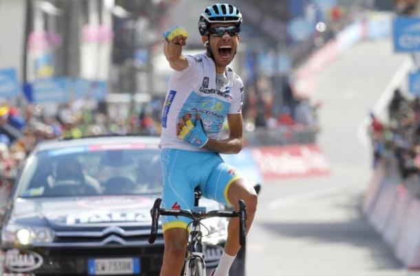 Fabio Aru contará con una dura competencia en el Giro 2017 | Foto: AFP