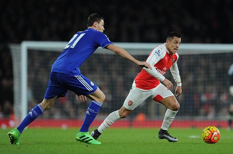 Sánchez evades a tackle from Matic in midfield | Image: Getty