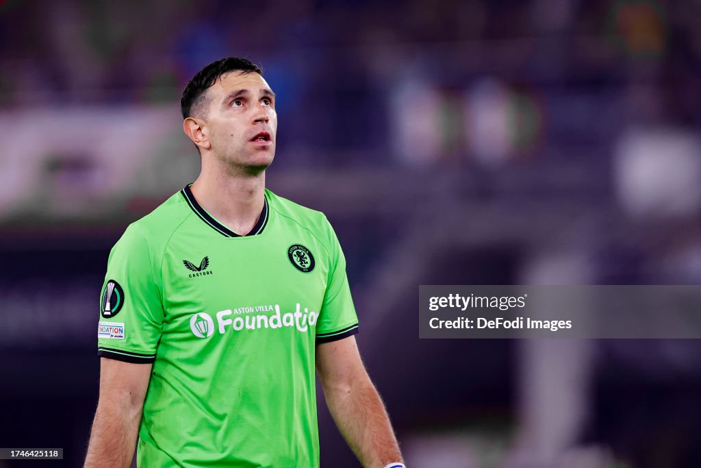 goalkeeper Emiliano Martínez of Aston Villa looks on during the UEFA Europa Conference League 2023/24 match between AZ Alkmaar and Aston Villa FC on October 26, 2023 in Alkmaar, Netherlands. (Photo by NESimages/Raymond Smit/DeFodi Images via Getty Images)