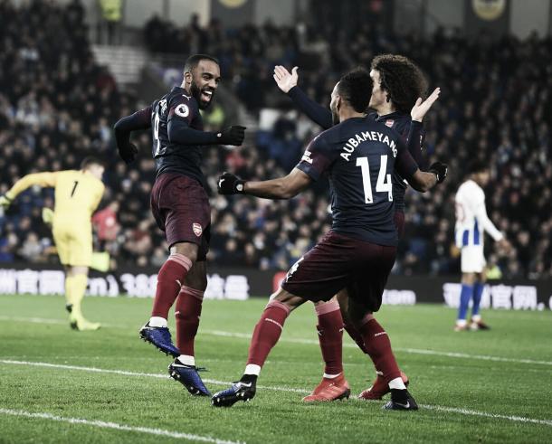 Aubameyang comemora o primeiro gol do jogo (Reprodução / Arsenal)
