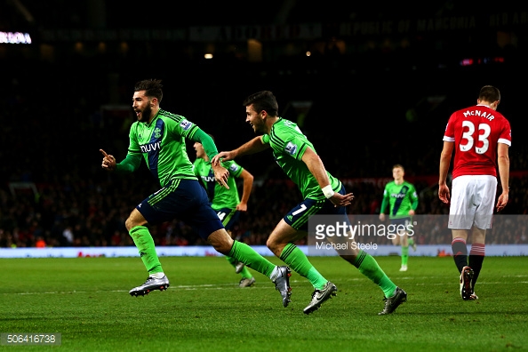 Charlie Austin celebra su gol ante el Manchester United | Foto: Getty Images