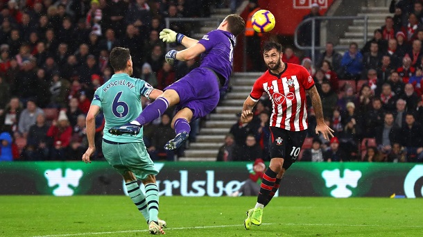 Charlie Austin anotó ante el Arsenal para darle la victoria al Southampton | Fotografía: Premier League