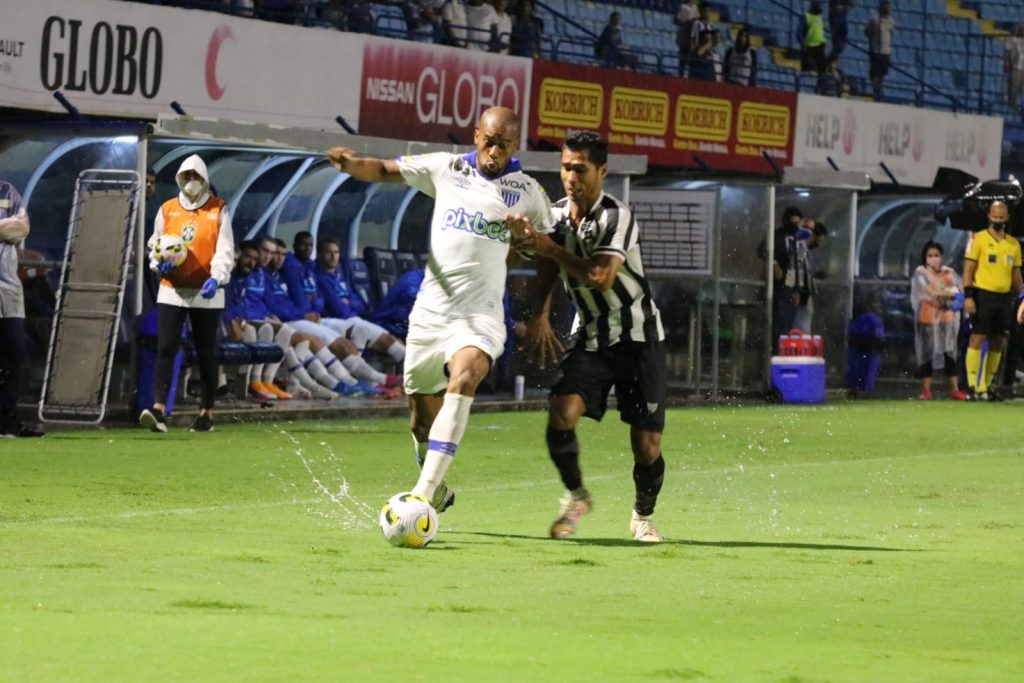 Gato Preto eliminou o Avaí em plena Ressacada (Foto: Frederico Tadeu/Avaí FC)