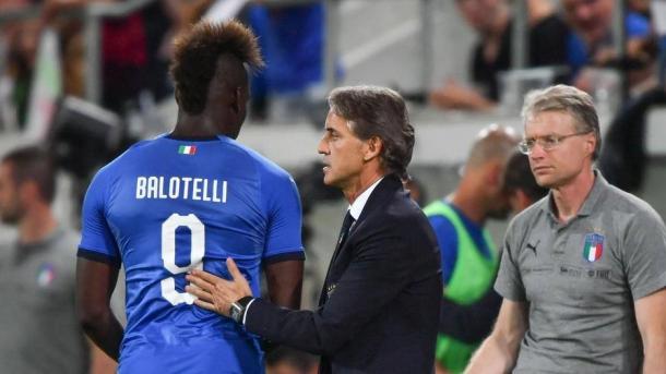 Mancini con Balotelli | Foto: Italia