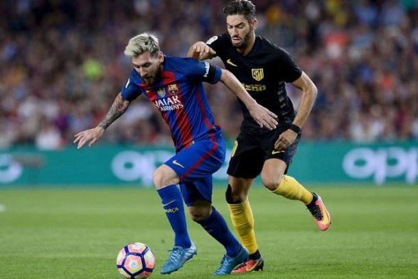 Messi, infortunatosi, in azione contro l'Atletico. | Fonte immagine: Fox Sports