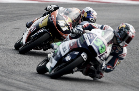 It was an intense battle for first and second between Binder and Bastianini | Photo: Mirco Lazzari gp/Getty Images