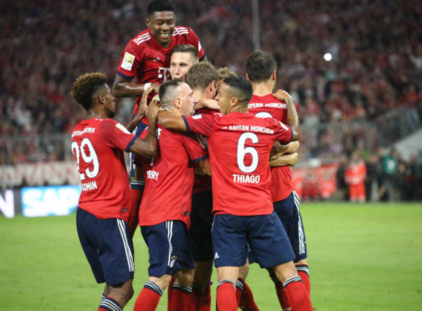 Festejo de los jugadores del Bayern | Foto: @FCBayern_es