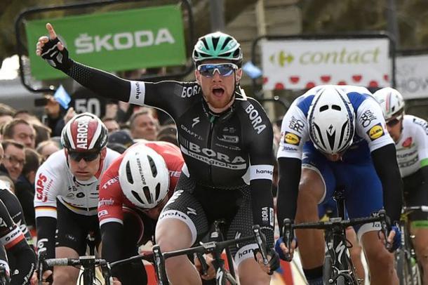 Bennet ya sabe lo que es vencer a sus rivales del Giro | Foto: Getty Images