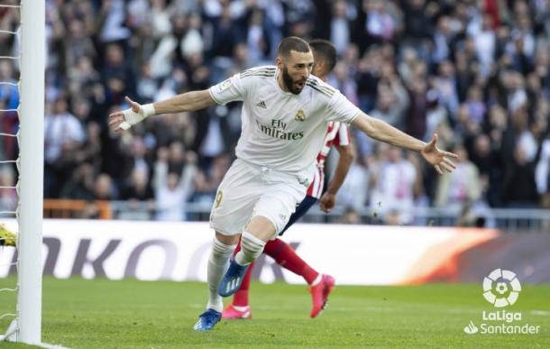 Benzema celebra el gol ante el Atlético en el último derbi. Fuente: Real Madrid