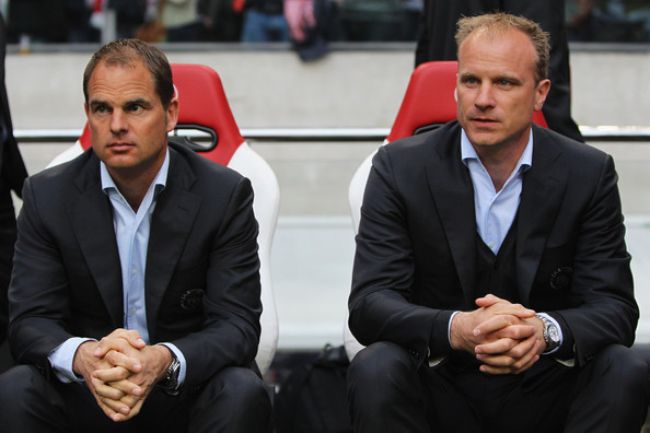 Dennis Bergkamp has been Frank de Boer's assistant at Ajax for four years, but is not ready to move on yet. (Photo: Football-Oranje) 