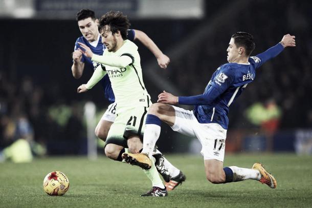 Muhamed Besic and Gareth Barry battle with David Silva for the ball in the first-leg. | Image: Sky Sports