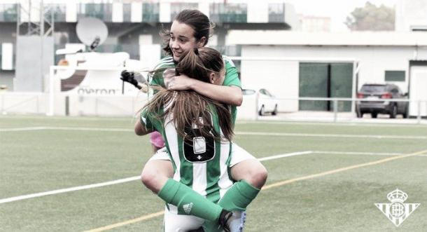 Irene y Rosita, celebrando un gol bético. Foto: Real Betis