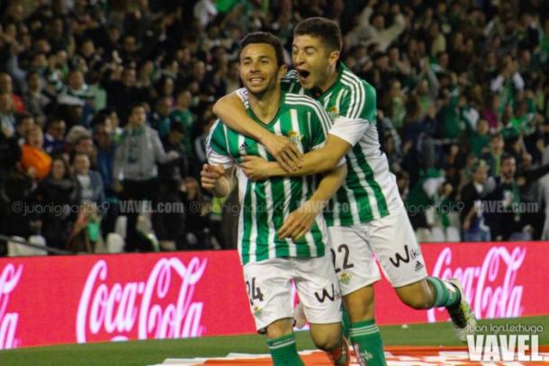 Rubén Castro celebra un gol anotado en el Villamarín | Foto: VAVEL
