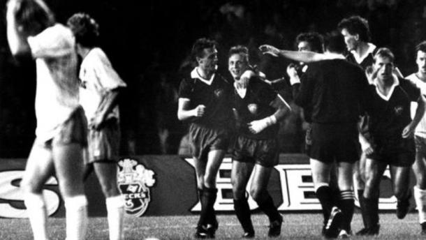 BFC Dynamo players celebrate their 3-0 win over fellow germans Werder Bremen in the 1988/89 European Cup. (Source: Zeit.de) 