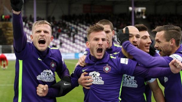 Aue players celebrating in the home match against Fortuna Köln | Photo: MDR/Picture Point