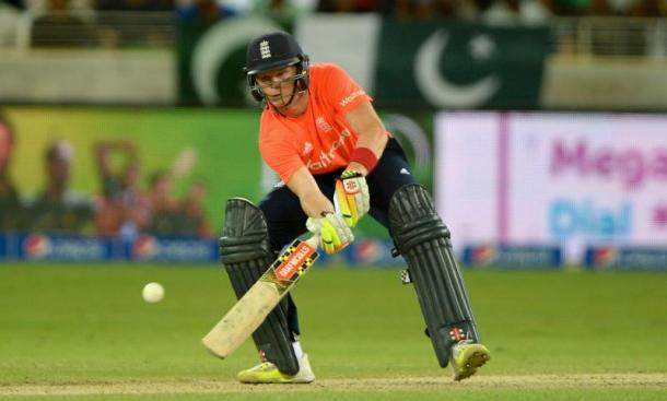 Sam Billings executed two fantastic scoop shots (photo: reuters)