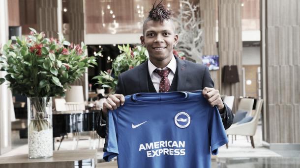 Billy Arce ficha por cuatro temporadas y sale cedido al Extremadura de España | Fuente: Brighton & Hove Albion.