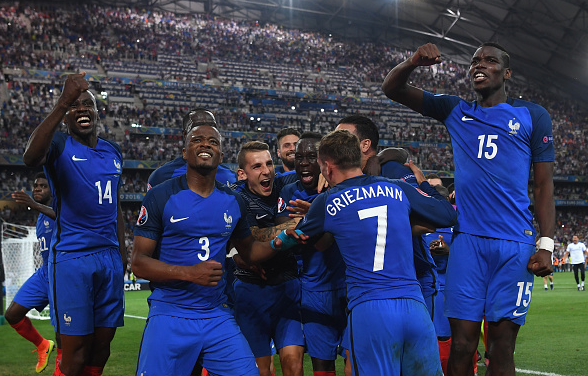 Matuidi (far left) and Pogba (far right) have been France's excelling stars in midfield. | Photo: Getty