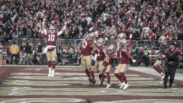 La ofensiva de San Francisco celebra un touchdown (Fuente: 49ers.com)