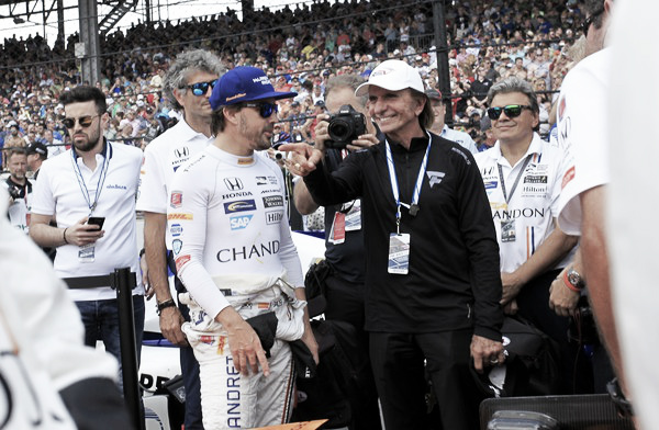 Fernando Alonso junto a Emerson Fitipaldi | Getty Images