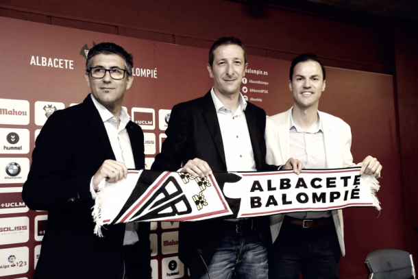Luis Miguel Ramis en el día de su presentación | Foto: Albacetebalompié.es