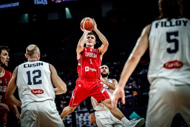 Bogdanovic sfida la difesa dell'Italia in arresto e tiro - Foto FIBA