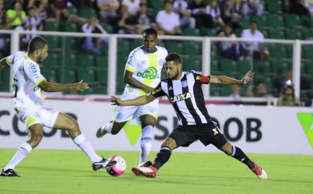 Figueirense demora para reagir quando sofre gols (Foto: Luiz Henrique / Figueirense FC)