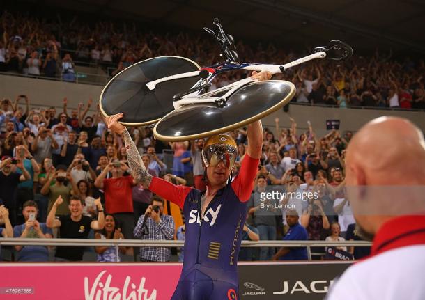 Sir Bradley Wiggins celebrates breaking the UCI One Hour Record at Lee Valley Velopark Velodrome in June 2015. | Photo: Bryn Lennon/Getty Images