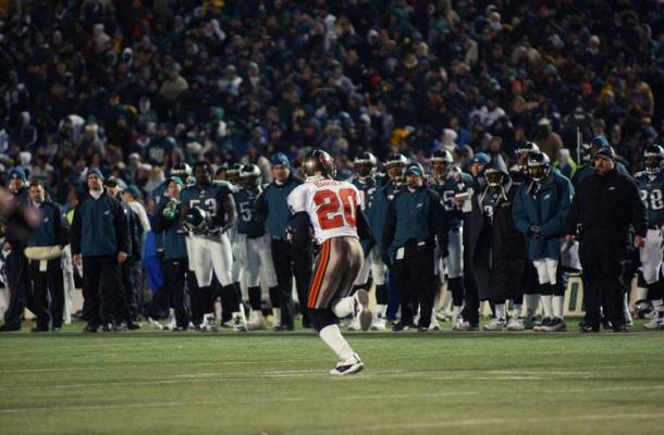 Barber with his 92 yard Pick 6 off of Eagles QB Donovan McNabb; Credit: buccaneers.com)