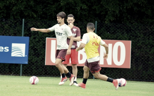 Rodrigo Caio é peça fundamental para a saída de bola com qualidade no setor defensivo (Foto: Érico Leonan/ São Paulo FC)