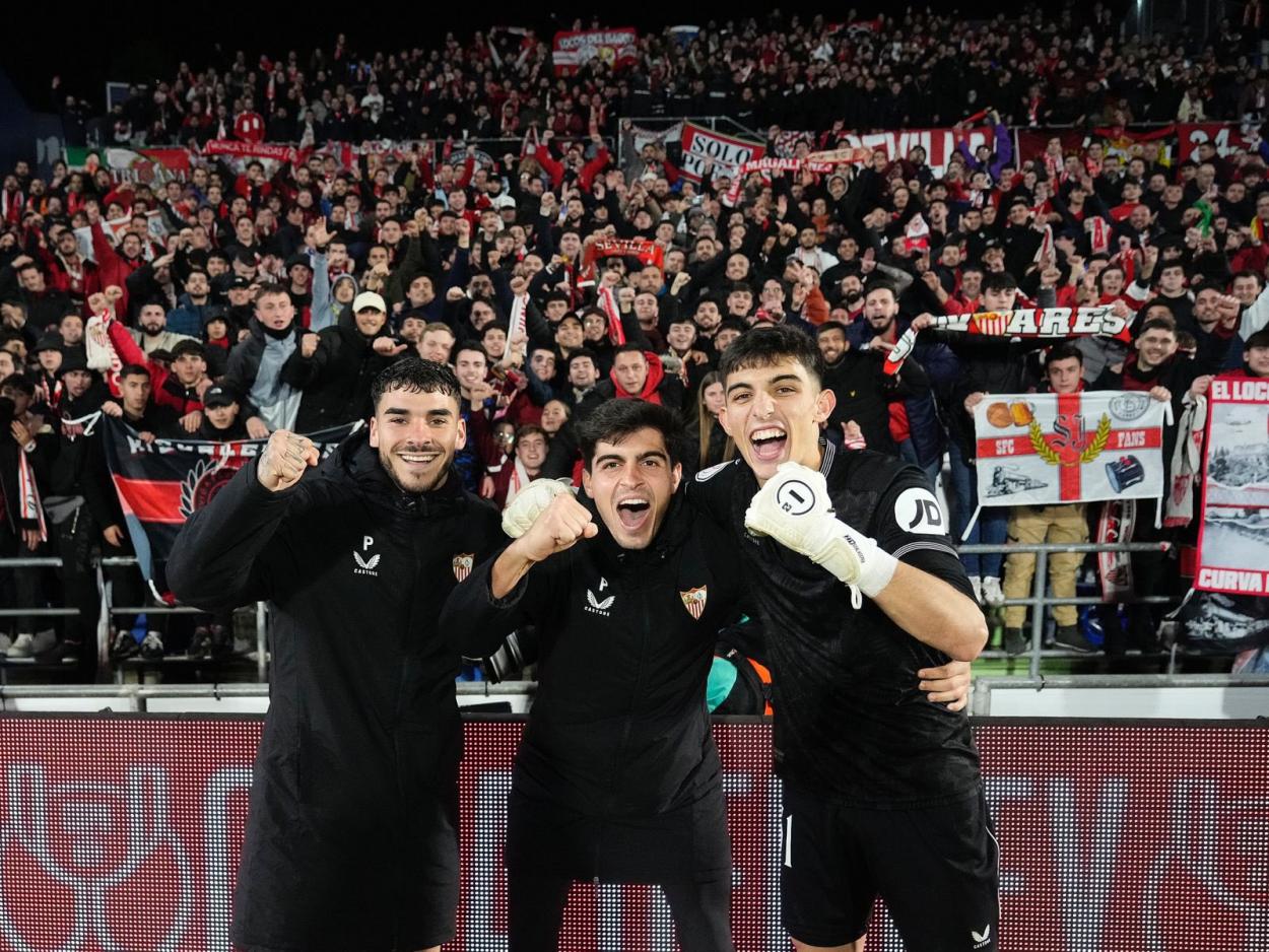Isaac Romero, Juanlu Sánchez y Alberto Flores celebran el pase a cuartos de final de Copa del Rey ante el Getafe | Fuente: Twitter
