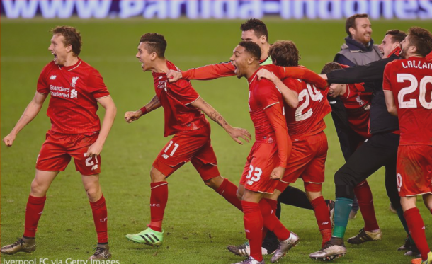 Los jugadores del Liverpool celebran la victoria ante el Stoke City. Foto: Liverpool FC