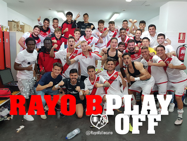 Jugadores del Rayo B celebrando disputar los playoffs | Fotografía: Rayo Vallecano S.A.D.