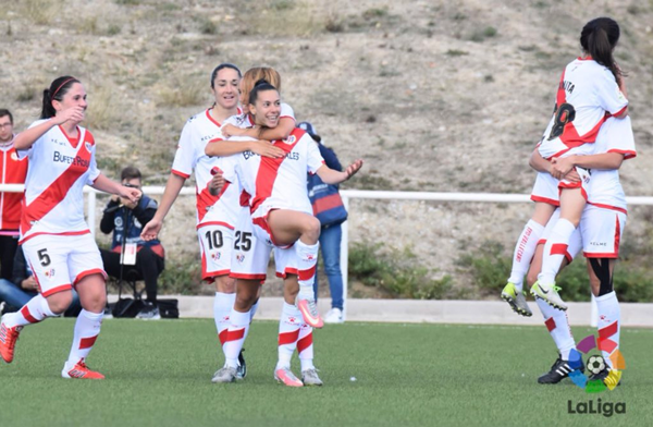 Jugadoras del Rayo Vallecano celebrando un gol | Fotografía: La Liga